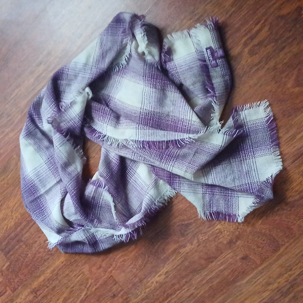 Plaid scarf
